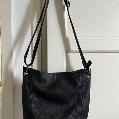 Black shoulder bag