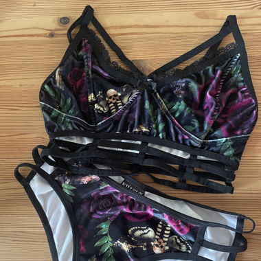 Velevet lingerie/pole set