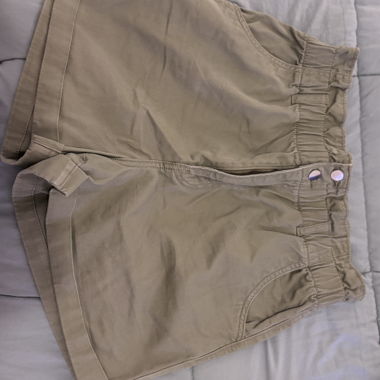 Short kaki