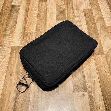 Valentino Pouch