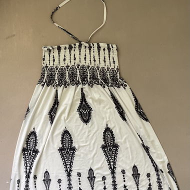 Robe d’été sans bretelles avec motif
