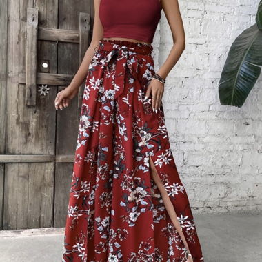 Set con pantaloni a gamba larga floreali e top