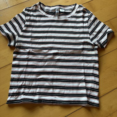 T-shirt a coste a righe