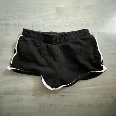 Schwarze FB SISTER Shorts Grösse M