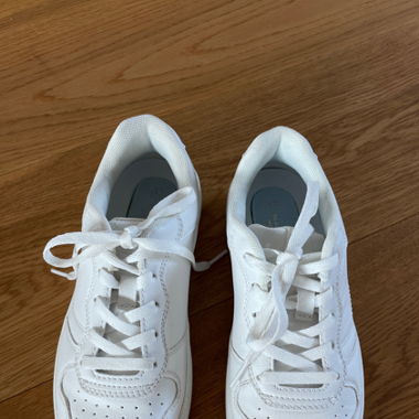weisse Sneaker