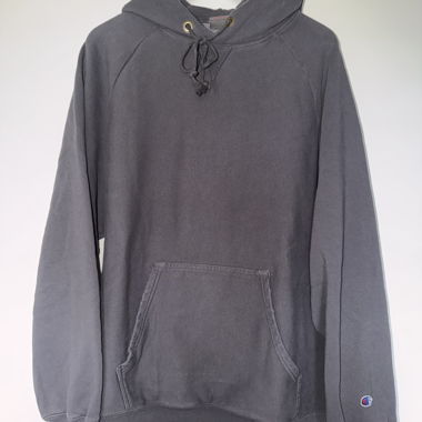 Grauer Hoodie von Champion