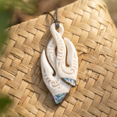 Collana Māori Hei Matau – fatto a mano