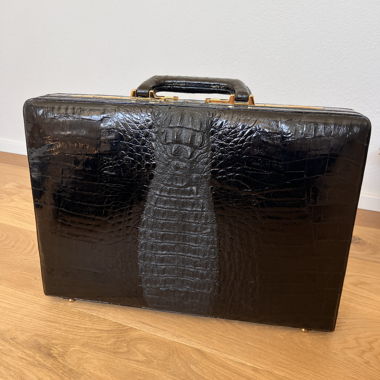 Valise rigide noire à coque dure