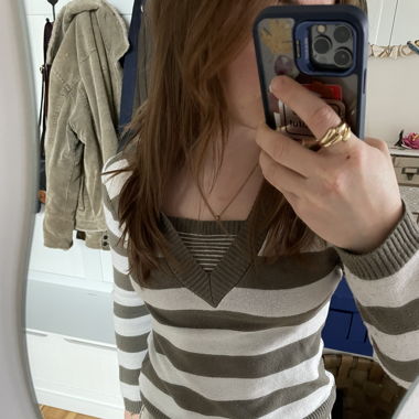 Pull vintage rayé avec capuche 