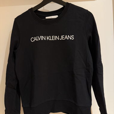 Calvin Klein Sweater