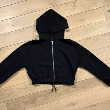 Kurzer Kapuzenpullover