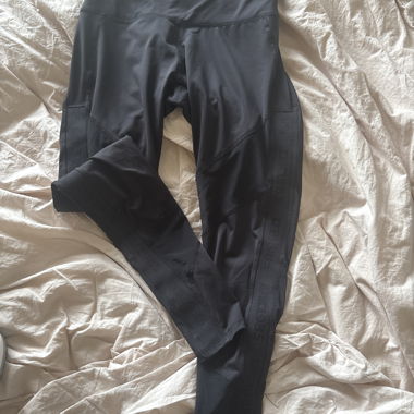 Black sport leggings with mesh