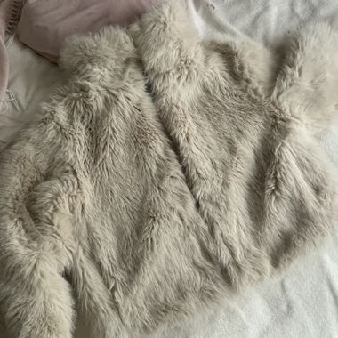 Giacca in finta pelliccia beige