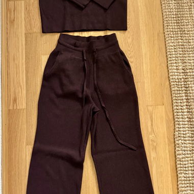 Completo top e pantaloni bordeaux