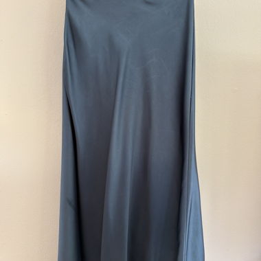 Blaue Midirock aus Satin