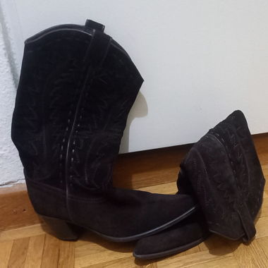 Bottes genre santiags, cuir