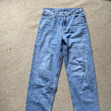 loose jeans