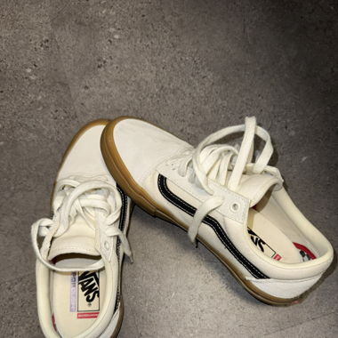 Vans White - Gum Sole - Vans Skateboard