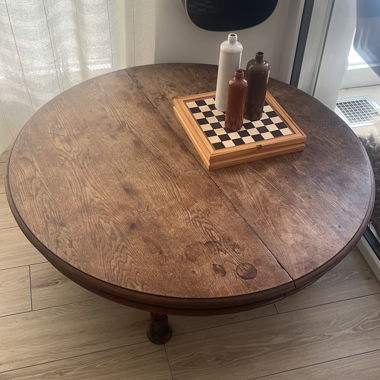 Ausziehbarer Couchtisch