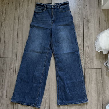 Wide Leg Jeans - Medium Wash