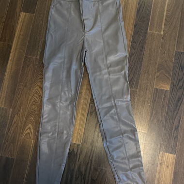 Pantaloni in ecopelle Zara