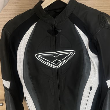 motorcycle jacket 
