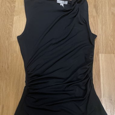 Black knot top