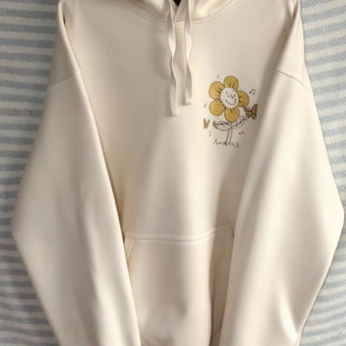 Weisser Hoodie mit Print