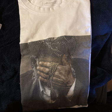 T-shirt size S