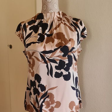 Flowery Silky-Viscose Blouse