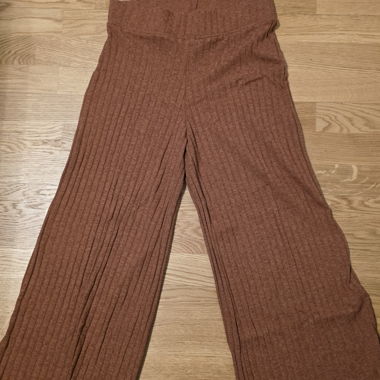 Pantaloni a gamba larga a coste