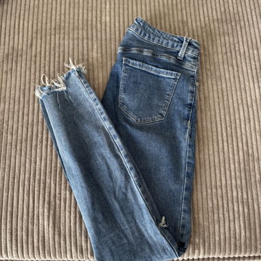 Paris Low-Waist Skinny Jeans EUR 34