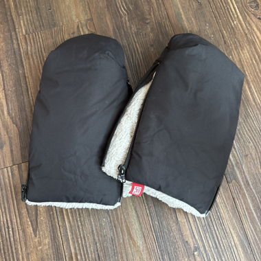 Redcastle schwarze Winterhandschuhe für Kinderwagen