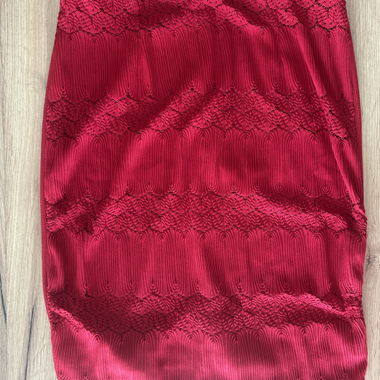 Gonna midi a matita rossa decorata con glitter