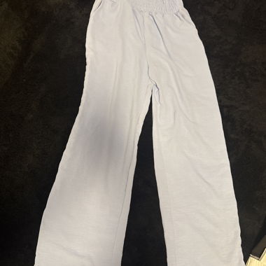 Pantalon en tissu bleu clair