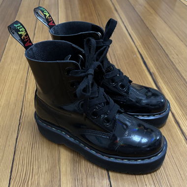 JADON HI Lack-Platform-Boots Regenbogen