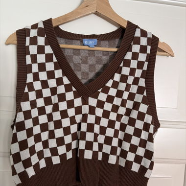Checkered knit vest