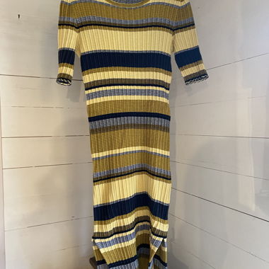 Gestreiftes Strick-Midikleid