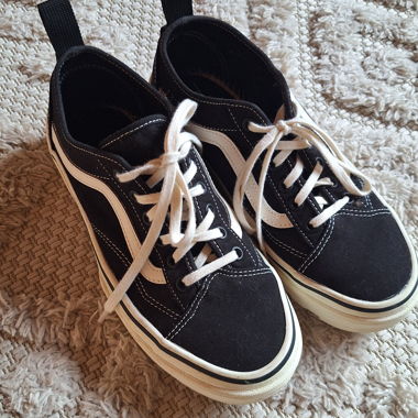 Vans Sneakers Black EU 39 – Like New – Trend Look