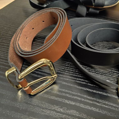 Lot de deux ceintures en cuir 