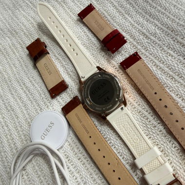 Montre connectée Guess avec bracelets interchangeables