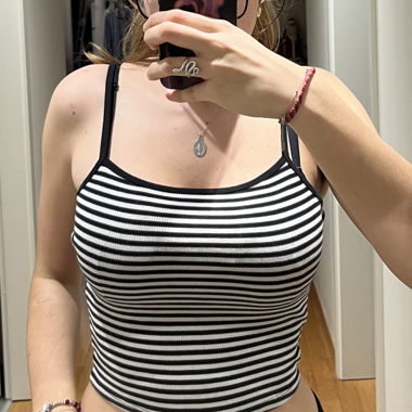 Top à rayures noires et blanches 
