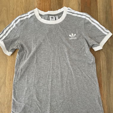 T-shirt Adidas gris