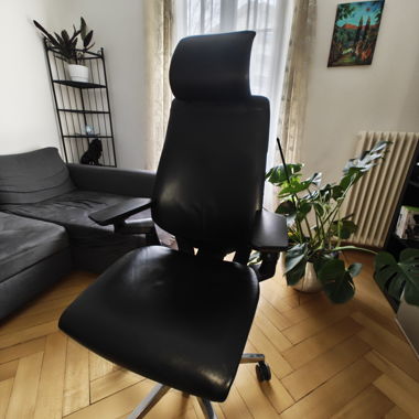 Chaise de bureau  · Cuir noir
