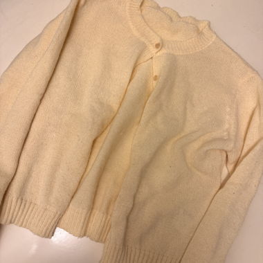 Cardigan en maille couleur crème