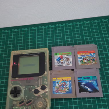 Gameboy Classic plus 4 games
