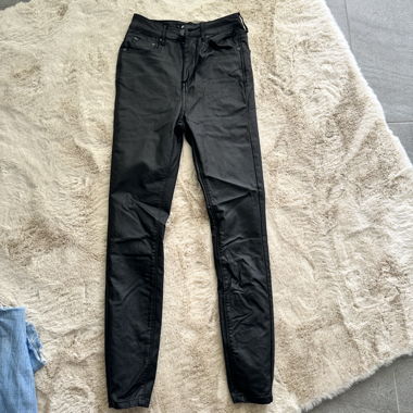 Black Skinny Jeans