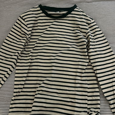 Gestreiftes Langarmshirt in Grösse Asian L (M)