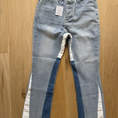 Jeans Gallery Dept.
