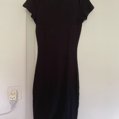 Black fitted dress